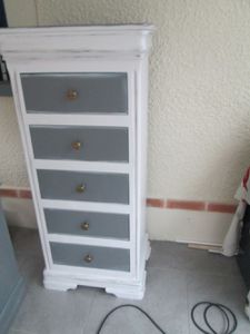 chiffonier