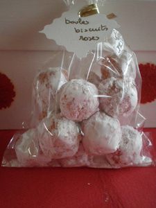 boules biscuits rose