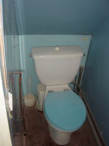 2010 02 toilettes etage 05