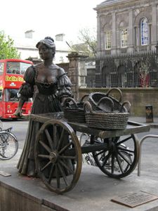 Molly Malone statue à Dublin, 1er mai 2006