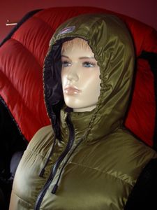 gilet capuche en duvet 010