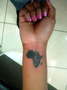 Thierry Henry Sur Le Poignet, Tatouage Polynésien, Tattoos Dos ... Thierry Henry sur le poignet,