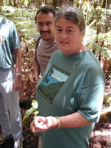 Betsy Gagné & Hedychium keiki-HAVO-Hawaii-29 juillet 2004