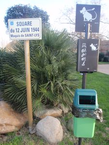 2006 Square du Maquis; 2010 square des crottes!!