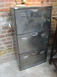 armoire chaussure metal