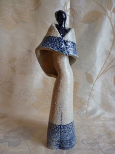 femme en bleu