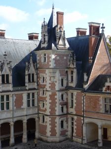 chateau-de-Blois---aile-Louis-XI-copie-1.JPG