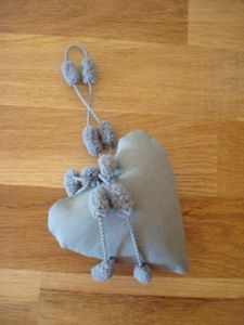 accessoires-de-maison-petit-coeur-en-tissu-3242353-405743-1.jpg