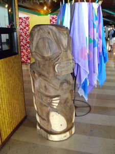 Tahiti Statues