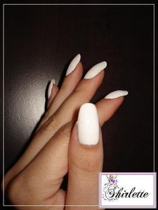 Vernis à ongles blanc Konad