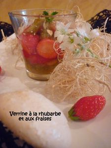Verrine-rhubarbe-et-fraises.jpg