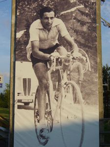 R Castellania photos murales Coppi 5