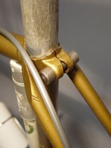 R boulon de selle restauré 1...
