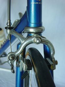 R-frein-av-new.jpg