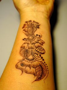 tattoo mehendi style