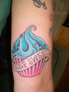cupcake-tattoo-on-arm
