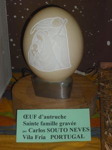 crèche oeuf d'autruche