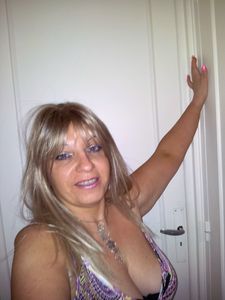 Video de nue escort girl grenoble GROS SEINS SEXE ESCORT GIRL MONTBÉLIARD