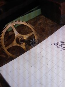 plantage de pivot sur roue de pendule