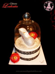 Escarpin louboutin sous cloche