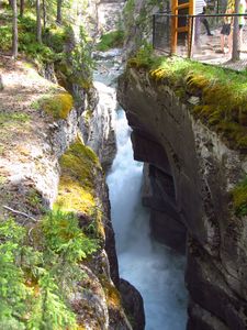 On commence la journée par un petit canyon pour se mettre en jambe... 2013-8 6555