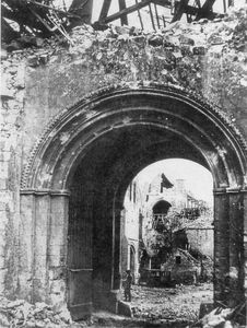 Ardenne--entr-e-de-l-enceinte-de-l-abbaye--24.07.1944.jpg