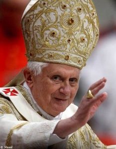 Benoit-XVI-toujours-contre-les-mariages-gays_mode_une.jpg