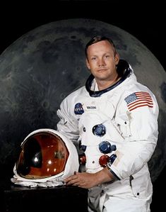 471px-Neil_Armstrong_pose.jpg