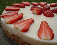 Gateau-blanc-aux-fraises.jpg
