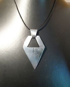 collier design en zinc.JPG