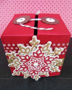 Résultat de recherche d'images pour "boite cadeau de noel"