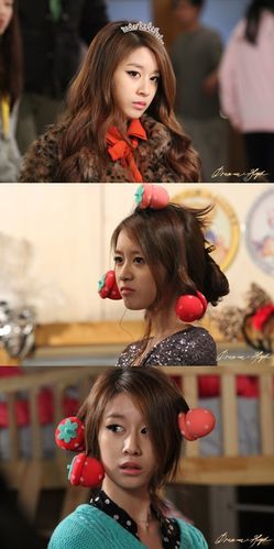 taras-jiyeon-shows-impeccable-fashion-sense-despite-hair-ro