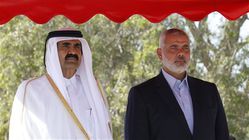 f5620 AFP 121023 pe4rp qatar-al-thani-gaza-haniyeh sn635
