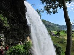 61 - cascade Steindalsfossen