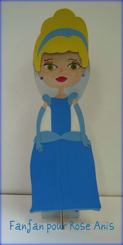 poupée à habiller cendrillon 2012