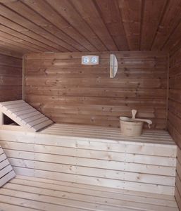 int-sauna.JPG