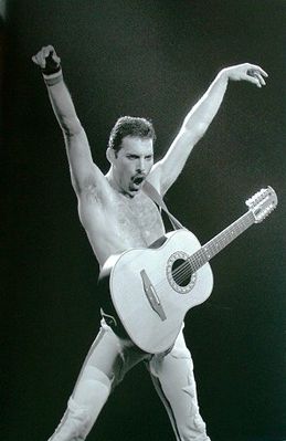 Freddie-Mercury-3.JPG