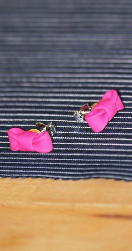 Boucles d'oreille noeud rose 05