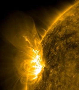 -connue-sous-le-nom-d-atmosphere-solaire-elle-comprend-troi.jpg