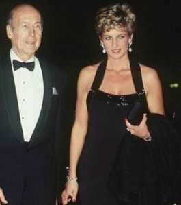 lady-diana-est-aujourd-hui-decedee-depuis-13-ans_27811_w460.jpg