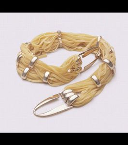 un-bracelet-realise-avec-des-pates_41167_w460.jpg