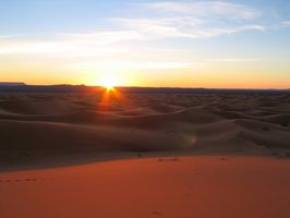 MERZOUGA_lever-de-soleil-dunes-de-merzouga-maroc