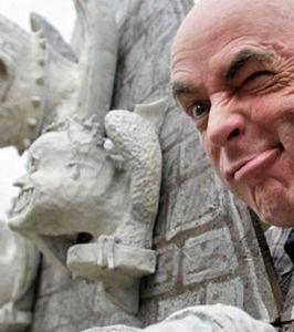 des-celebrites-britanniques-transformees-en-gargouilles 246