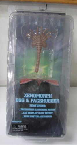 2014NECA Aliens Light Up Egg and Facehugger Packaging