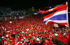 les-chemises-rouge-thailande.jpg