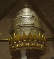 180px-Pope Paul VI Tiara 2