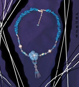 0012-collier fleur bleue