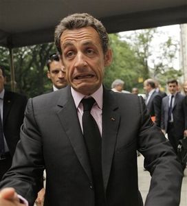 sarko grimace