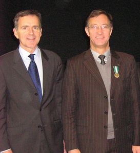 VOEUX-DU-MAIRE-JUVIGNE-023-remise-de-medaille.jpg