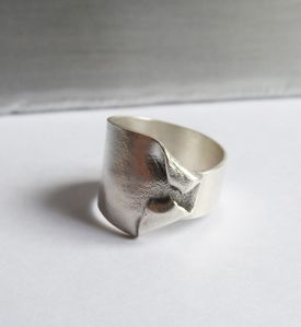 Bague-froissee-argent-massif.JPG